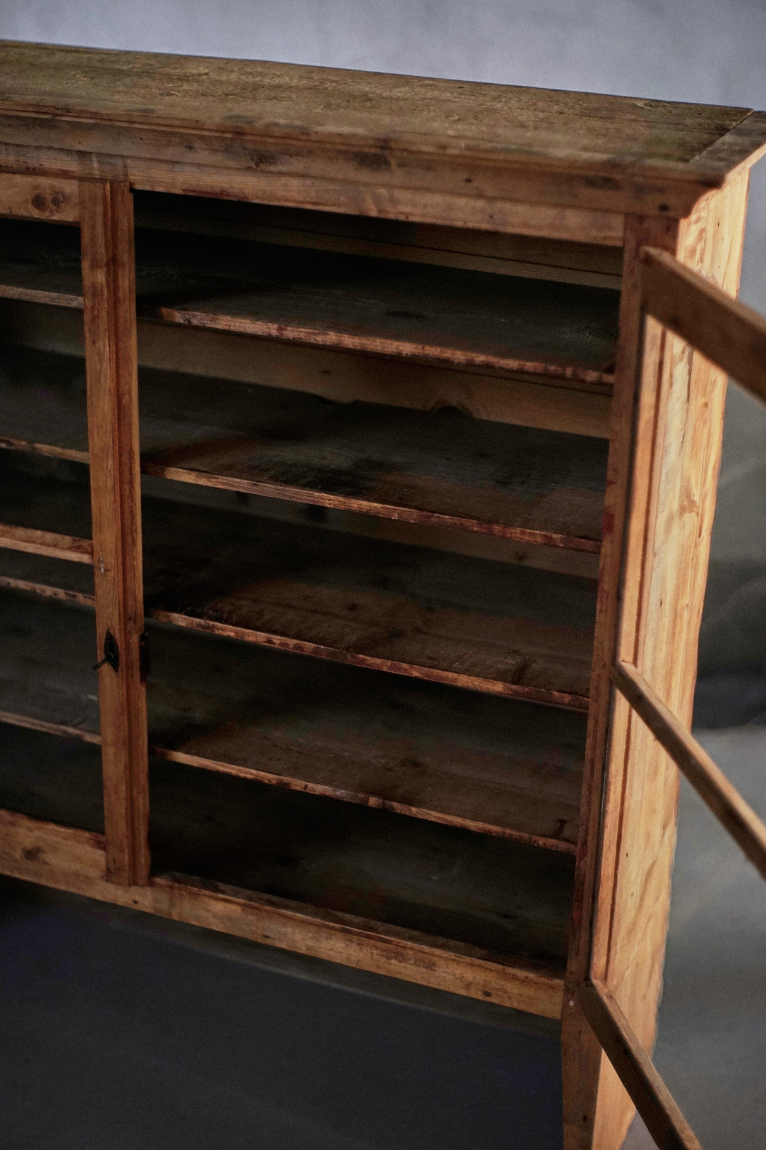 S-162 cabinet