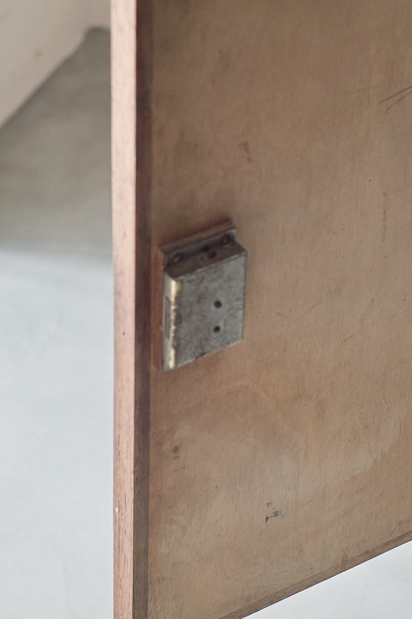 S-104 René Gabriel Cabinet