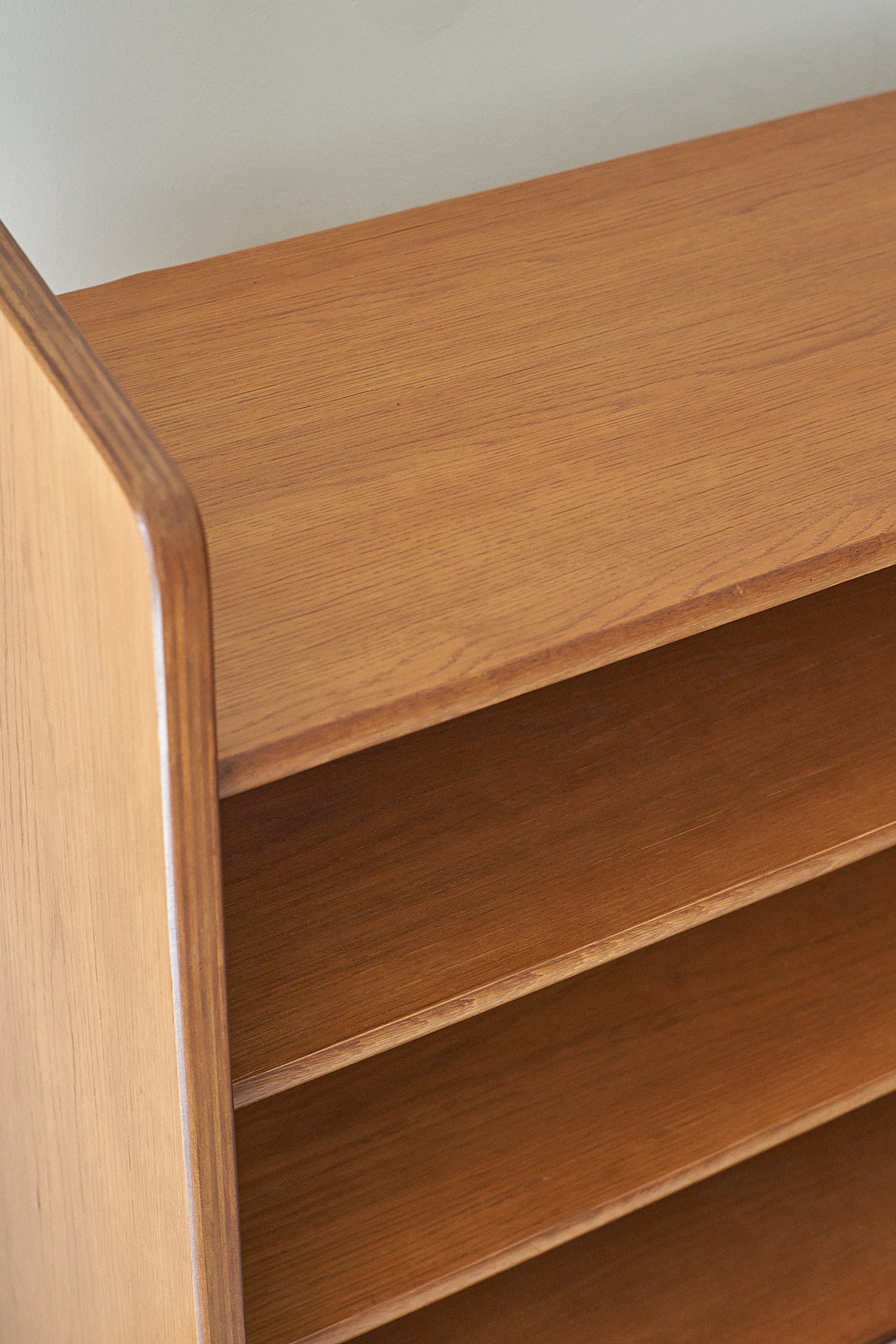 S-108 Robert Charroy Cabinet