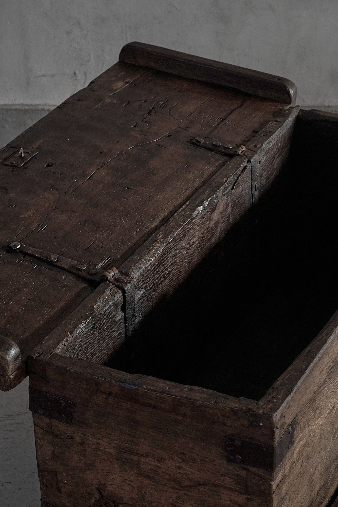 S-169 coffer
