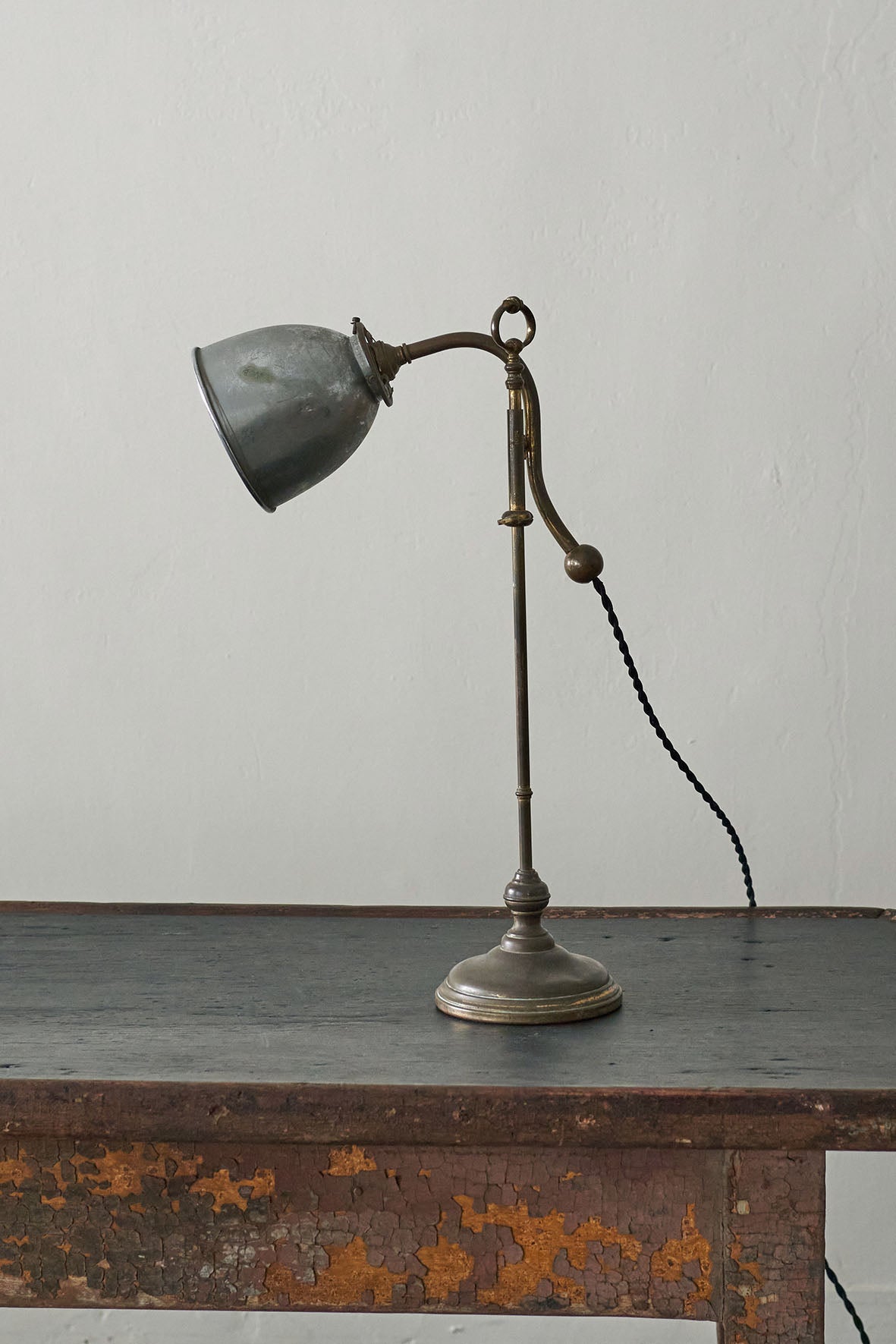 L-101 DeskLamp