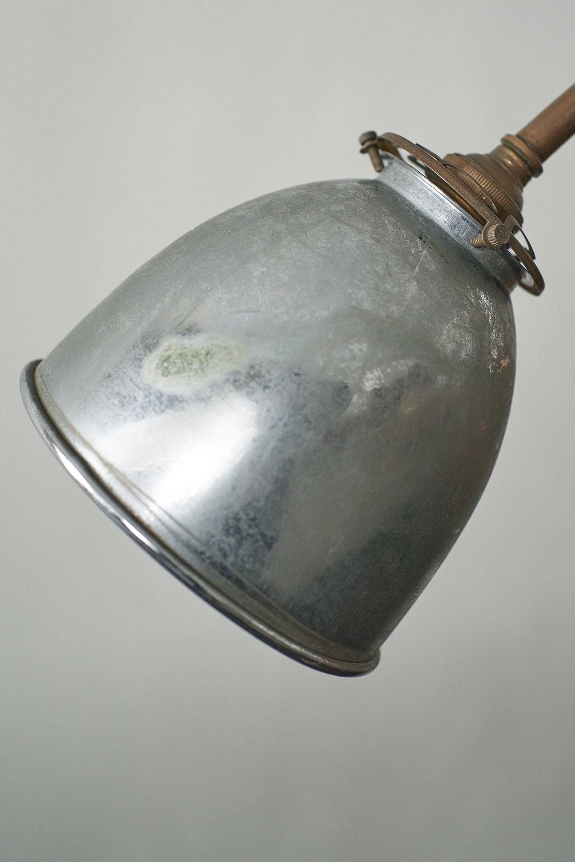 L-101 DeskLamp
