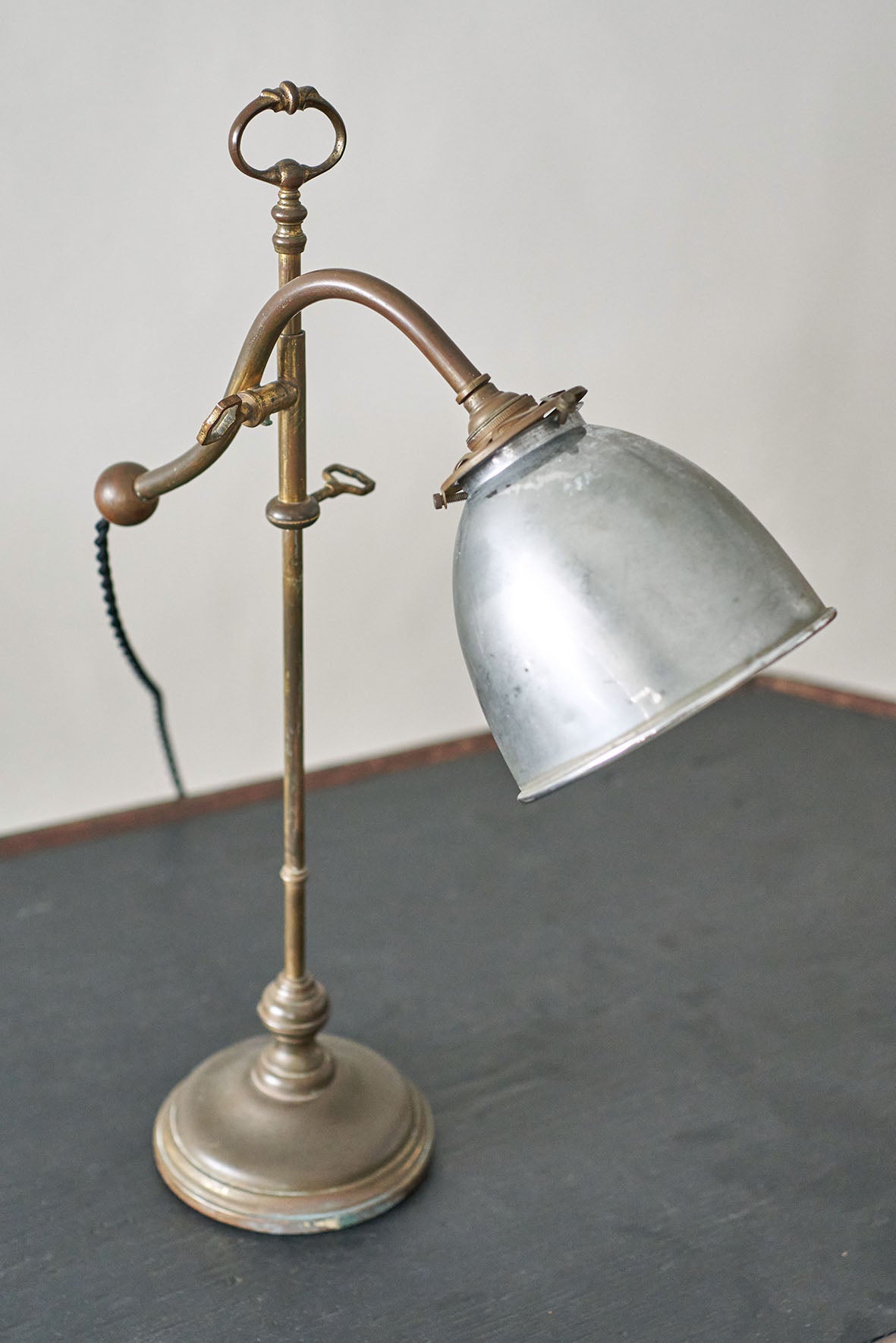L-101 DeskLamp