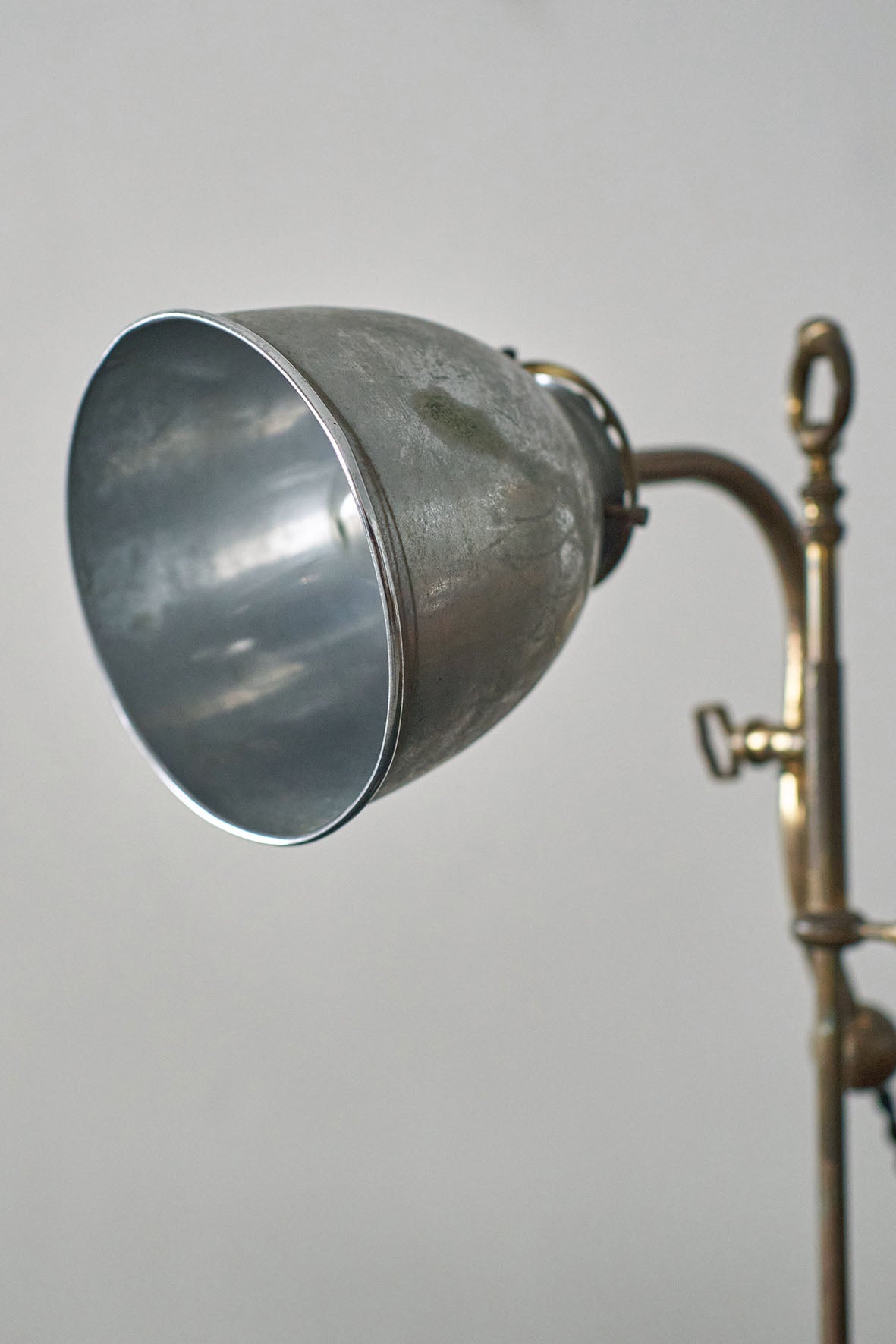 L-101 DeskLamp