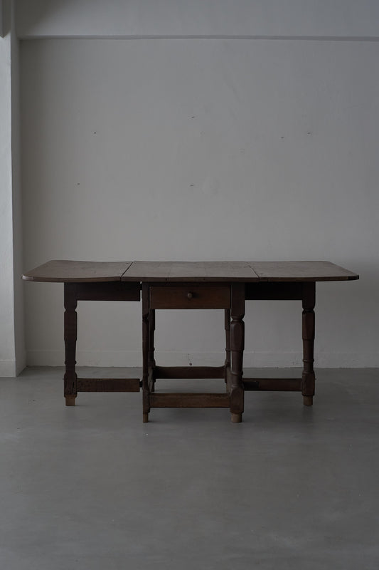 T-125 Table