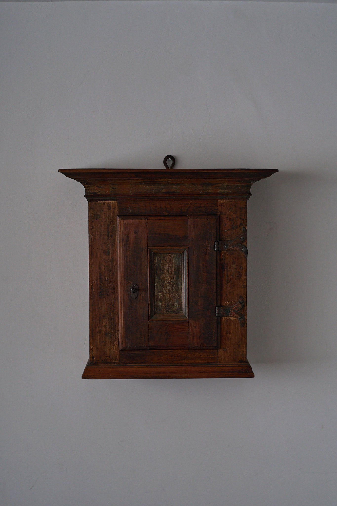 S-178 wall cabinet