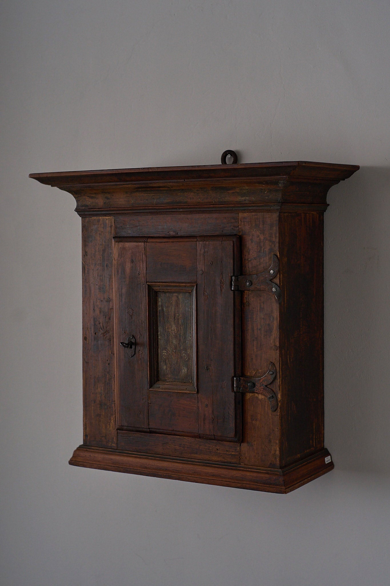 S-178 wall cabinet